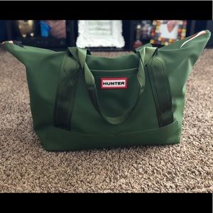 🌧Hunter Duffle Bag🌧